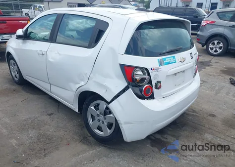 2016 Chevrolet Sonic Ls z USA, uszkodzony, nr VIN 1G1JA6SHXG4177027